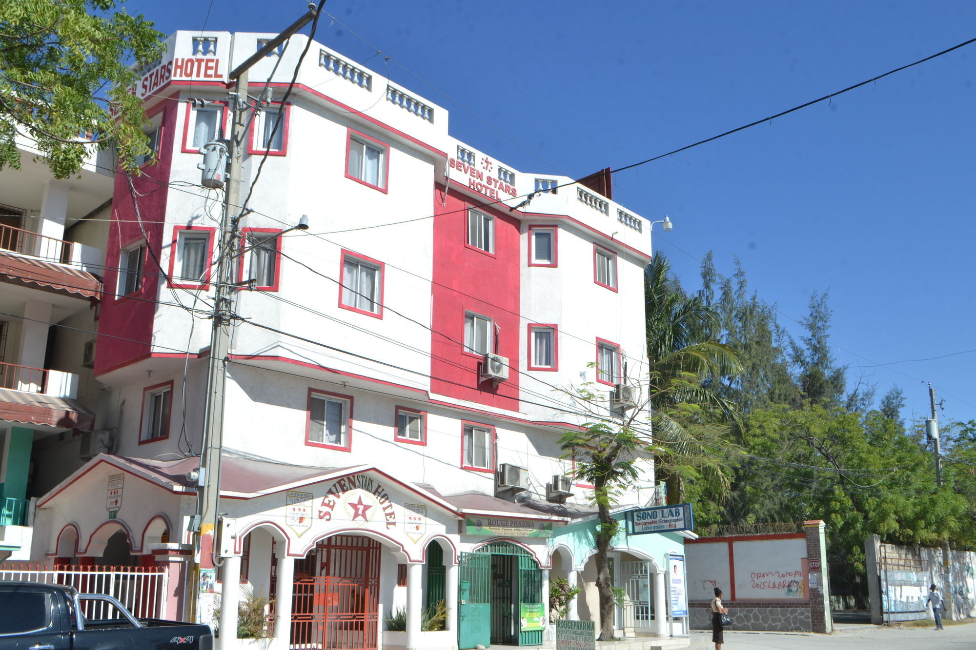 Seven Stars Hotel Musseau Екстер'єр фото
