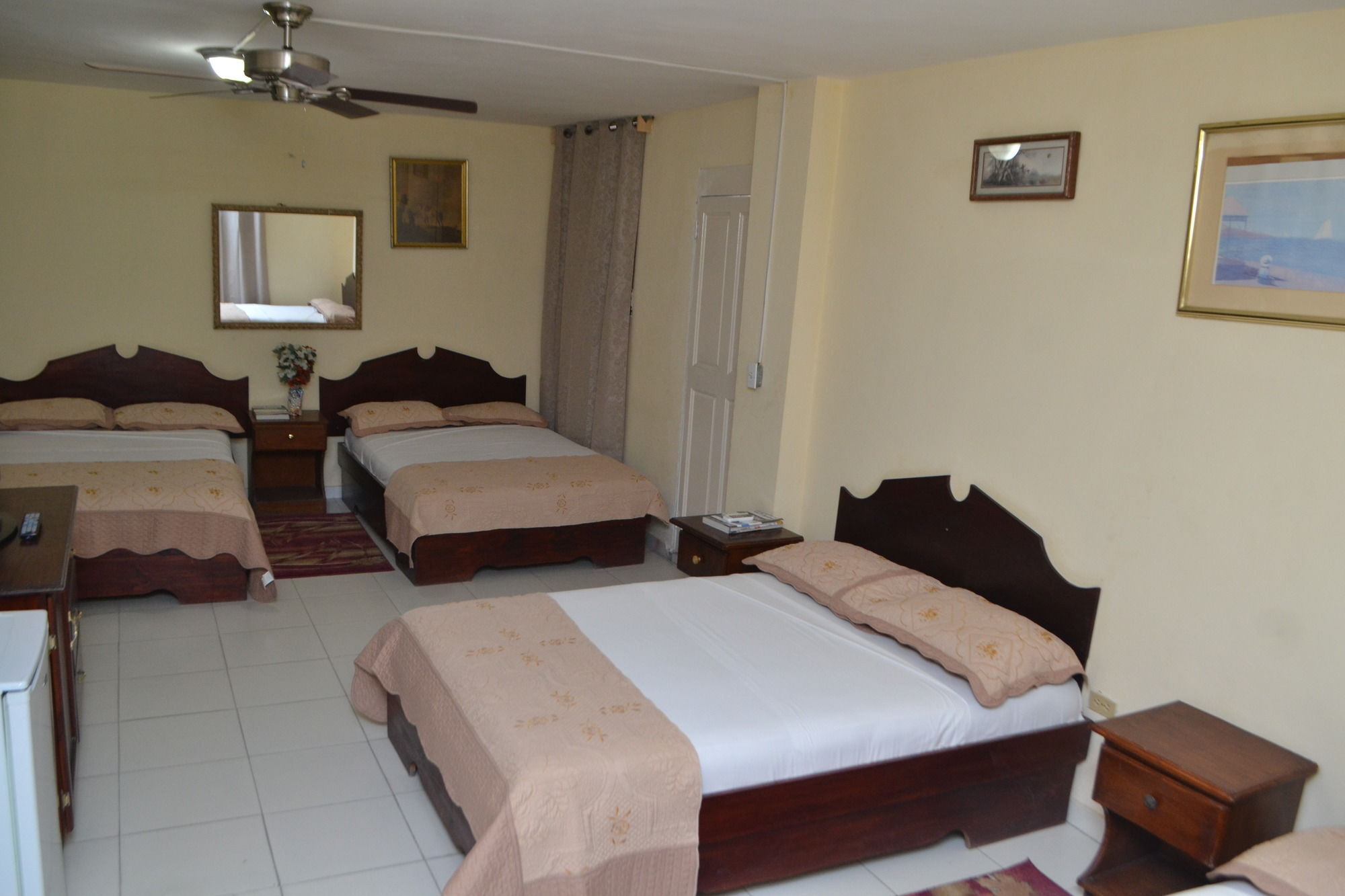 Seven Stars Hotel Musseau Екстер'єр фото